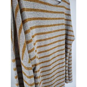 143‎ Story By Line Up Gold Striped Round Neck Pullover Blouse Top Size Medium